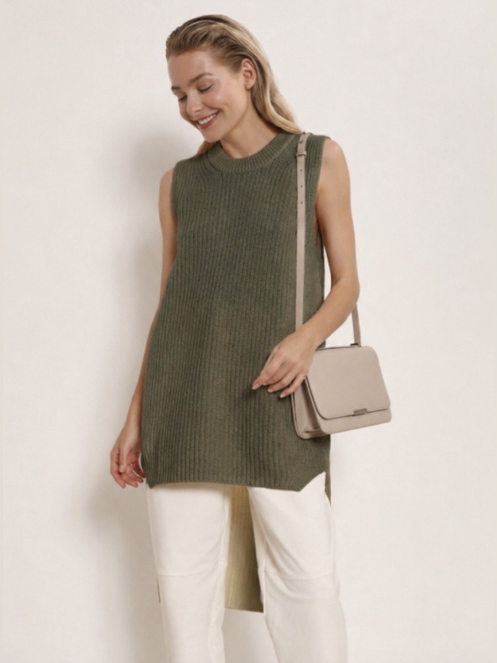 12 Storeez Women’s Khaki Green 100%Wool Longline Sweater Vest Sleeveless Sweater